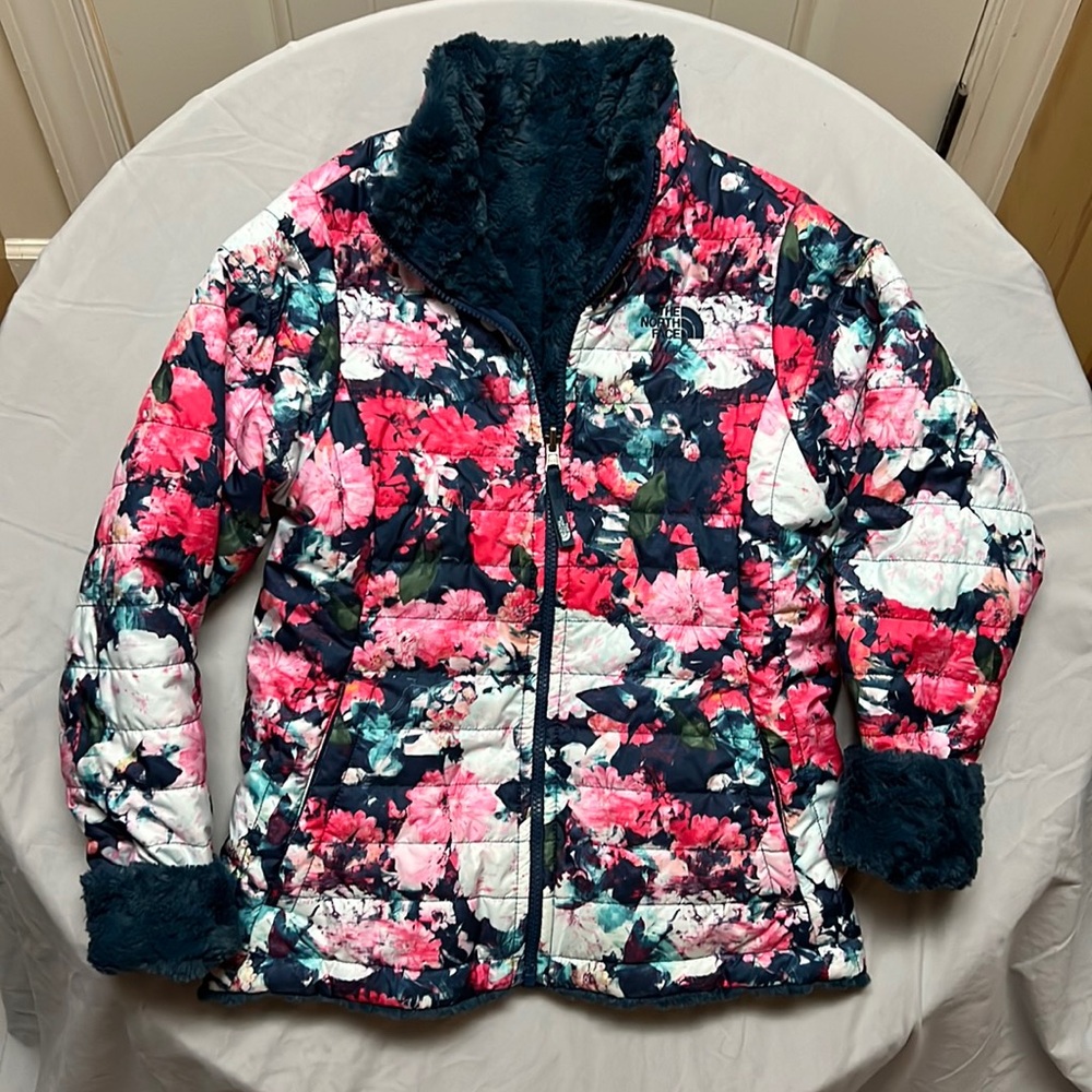 Girls North Face reversible Mossbud swirl jacket